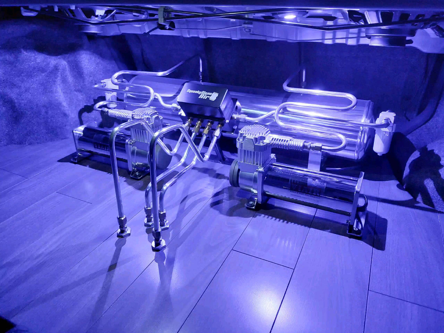 Terminal Bolt 1/4 NPT Female to bottom 1/4 NPT Female (1 1/2 inch long)